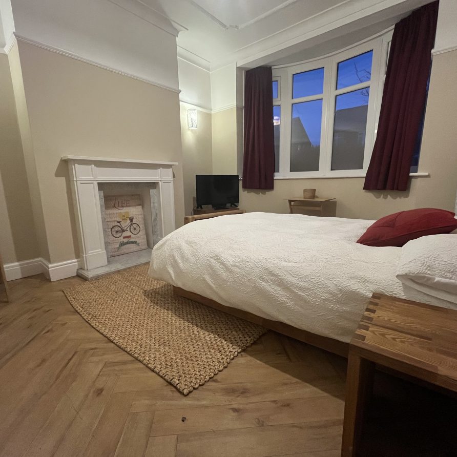 Ground floor large single room (10)