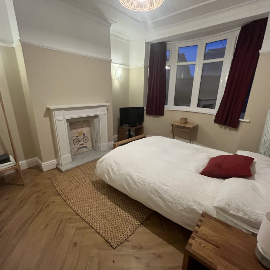 Ground floor large single room (9)